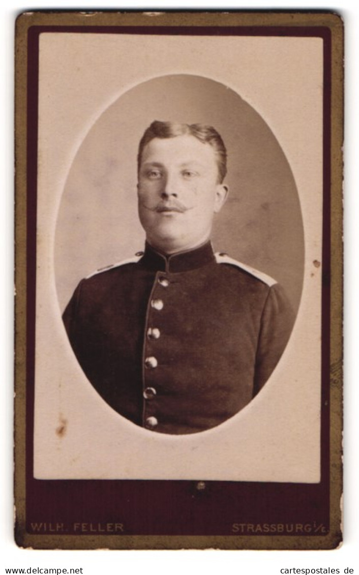 Photo Wilh. Feller, Strassburg I. E., Blonder Charmanter Soldat In Interessanter Uniform  - Anonyme Personen