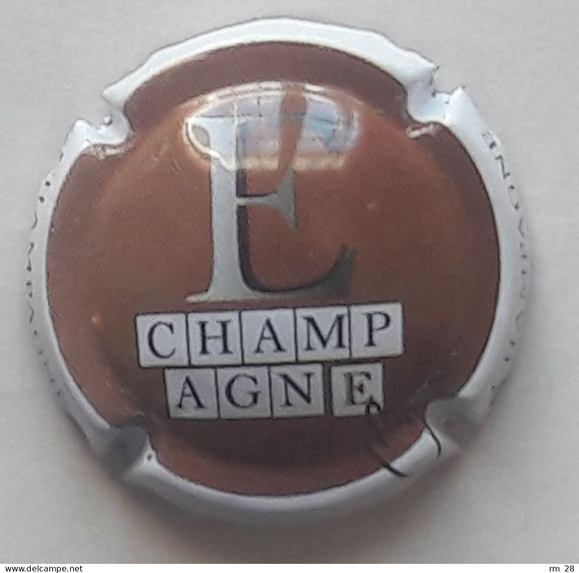 Génériques Puzzle Champagne : 9 capsules n° 897 à 897.h (TBE) série complète
