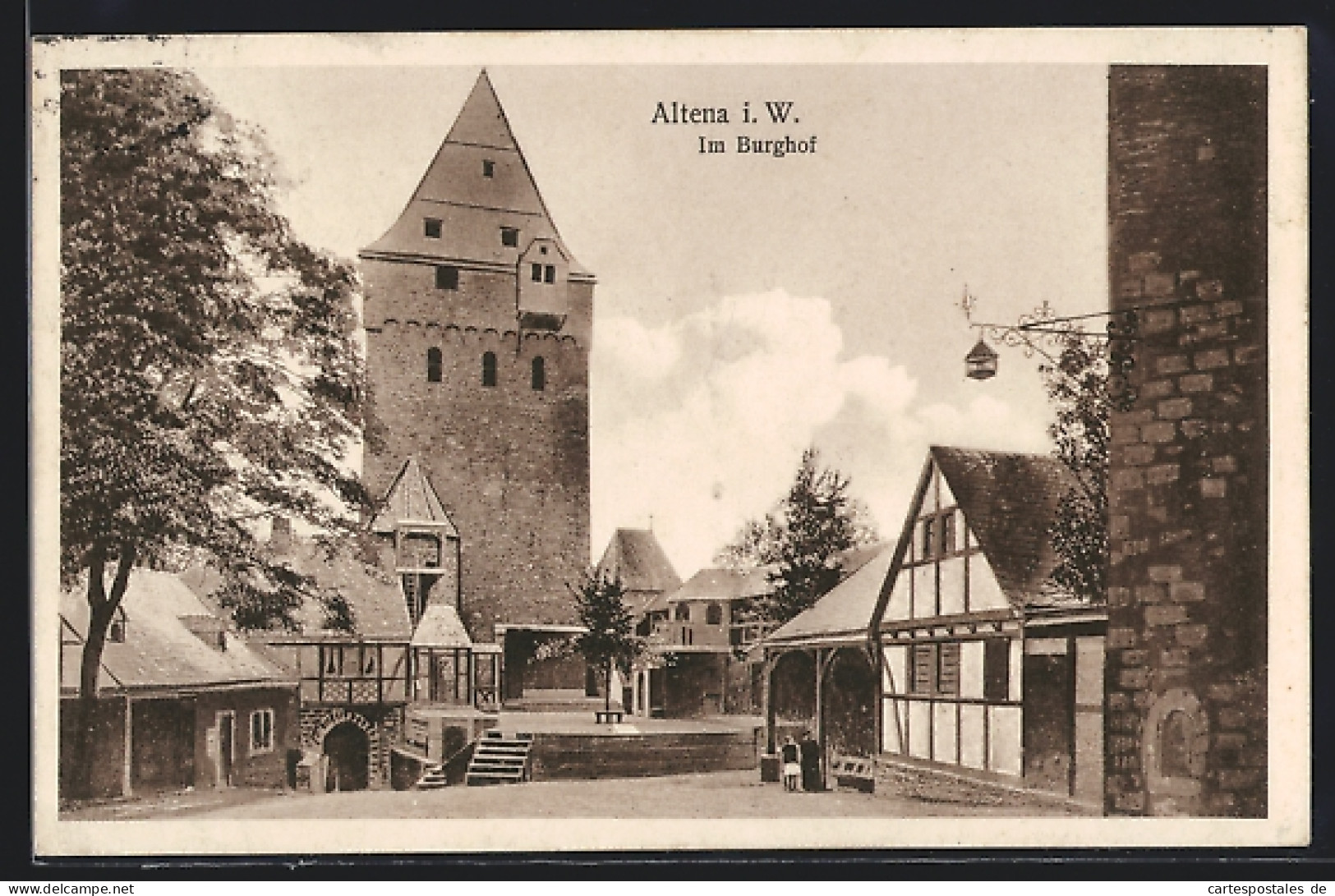AK Altena I. W., Partie Im Burghof  - Altena