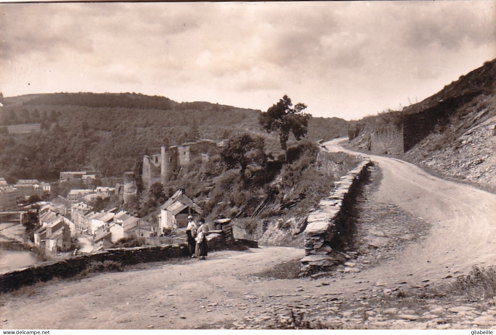 LAROCHE - LA ROCHE En ARDENNE -   Route Vers Le Chateau - La-Roche-en-Ardenne