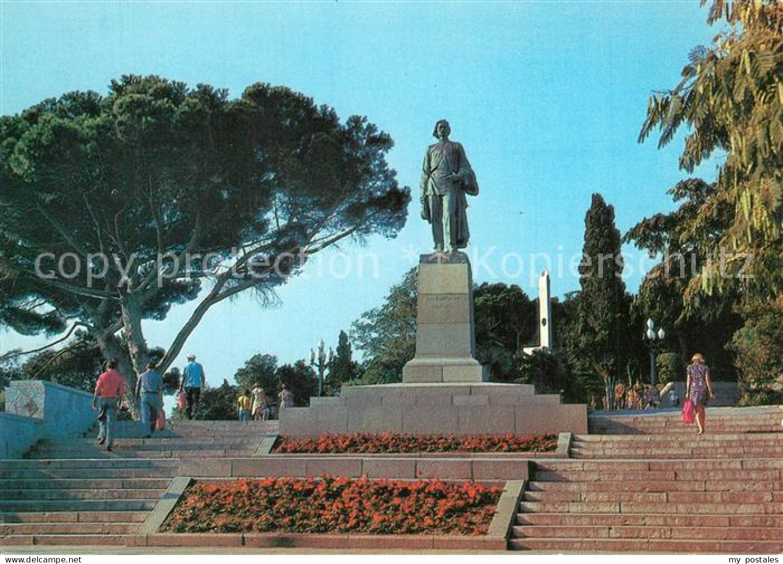 73589793 Jalta Yalta Krim Crimea Maxim Gorki Denkmal  - Ukraine
