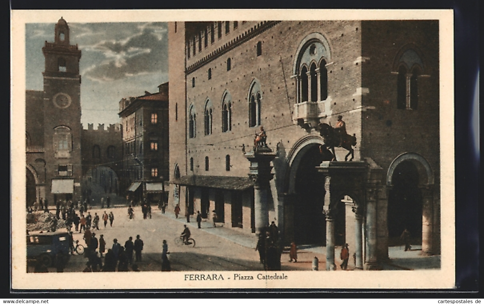 Cartolina Ferrara, Piazza Cattedrale  - Ferrara