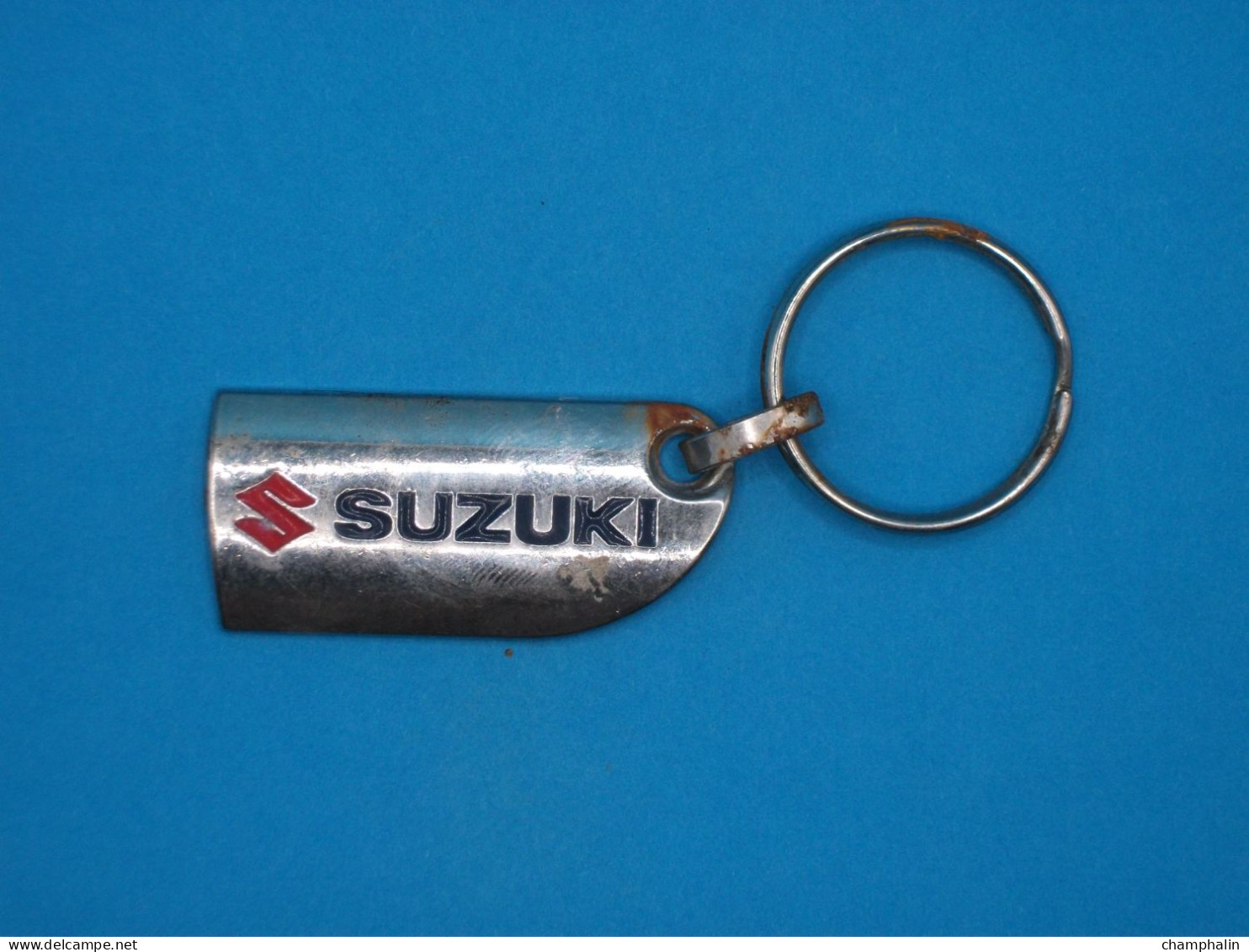 Porte-clé Métal - Suzuki Saint-Christophe Automobile à Champniers (16) - Voiture Concessionnaire Garage - Key-rings