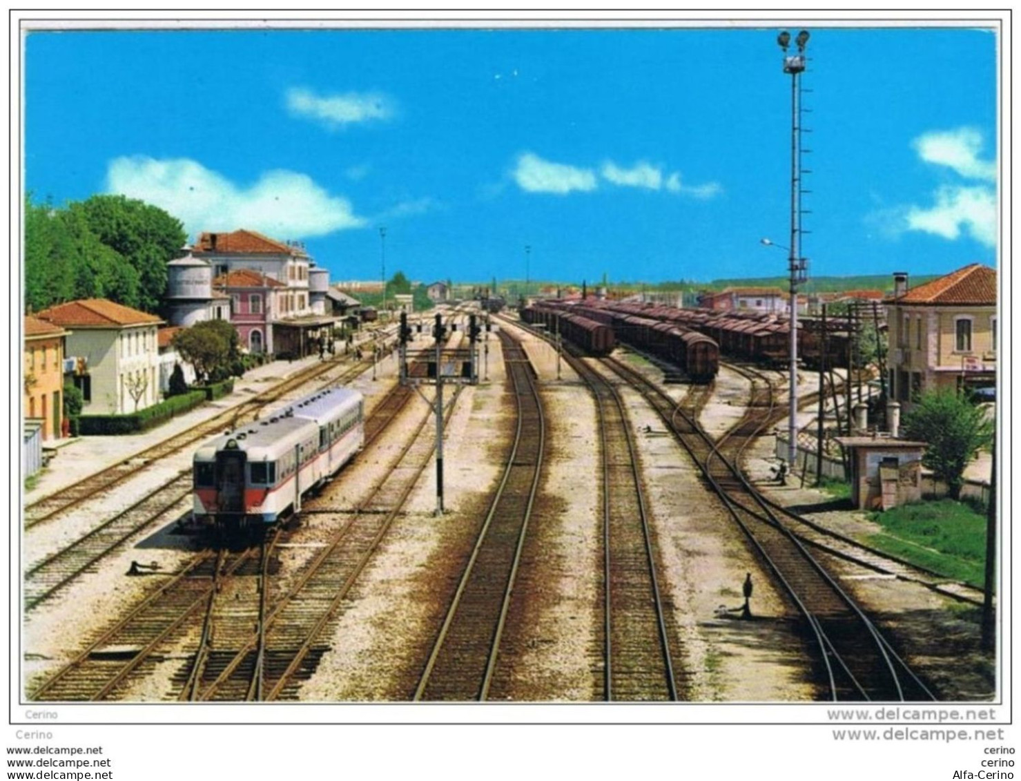 CASTELFRANCO  VENETO (TV):  STAZIONE  FERROVIARIA  -  FG - Stations With Trains