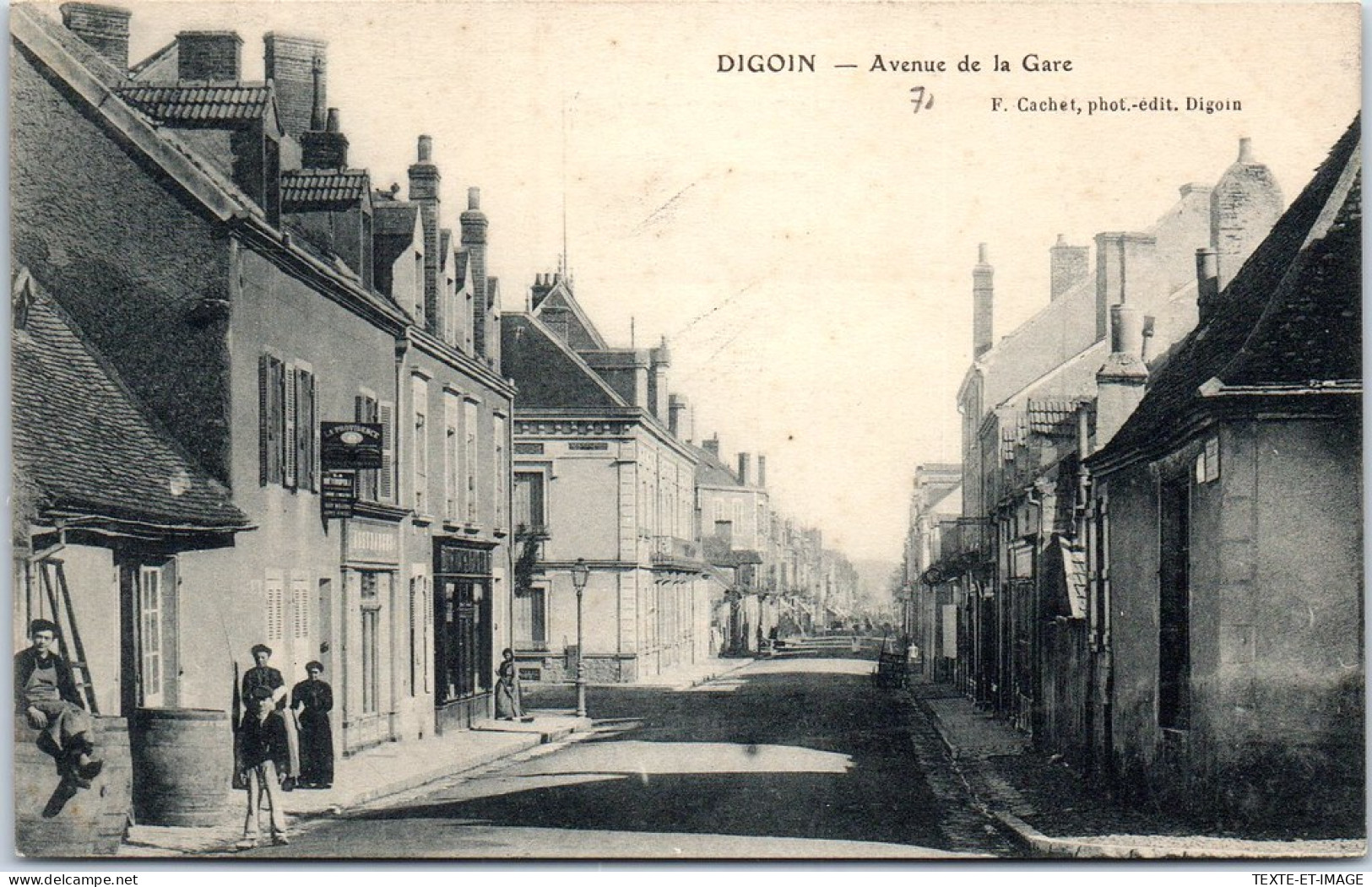 71 DIGOIN - Avenue De La Gare  - Digoin