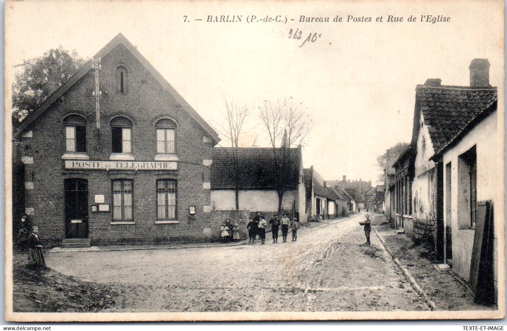 62 BARLIN - Le Bureau De Poste Et Rue De L'eglise. - Barlin