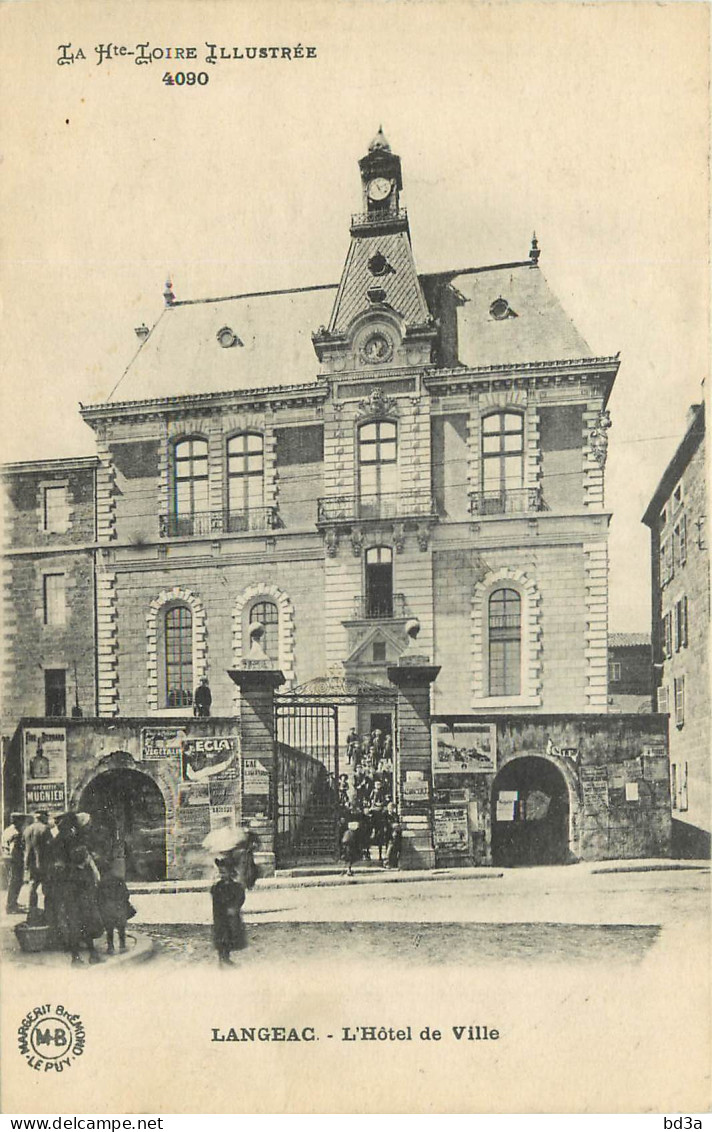  43  LANGEAC  L'Hôtel De Ville - Langeac