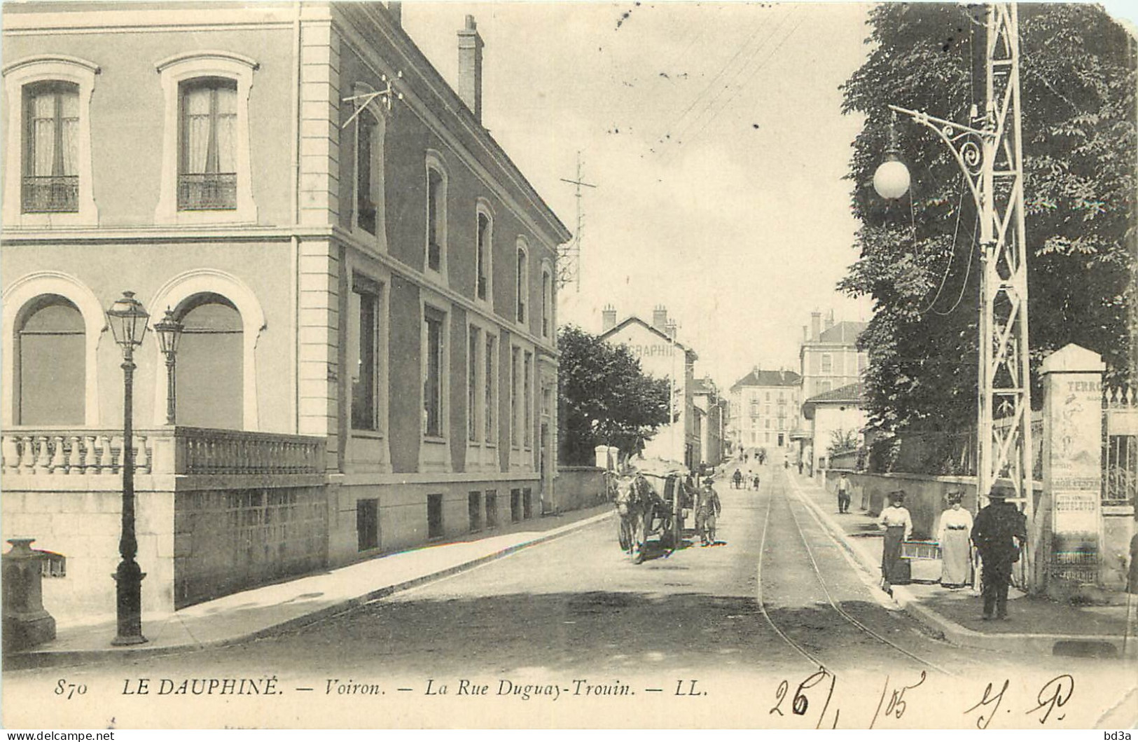  38  VOIRON   La Rue  Duguay  Trouin  - Voiron