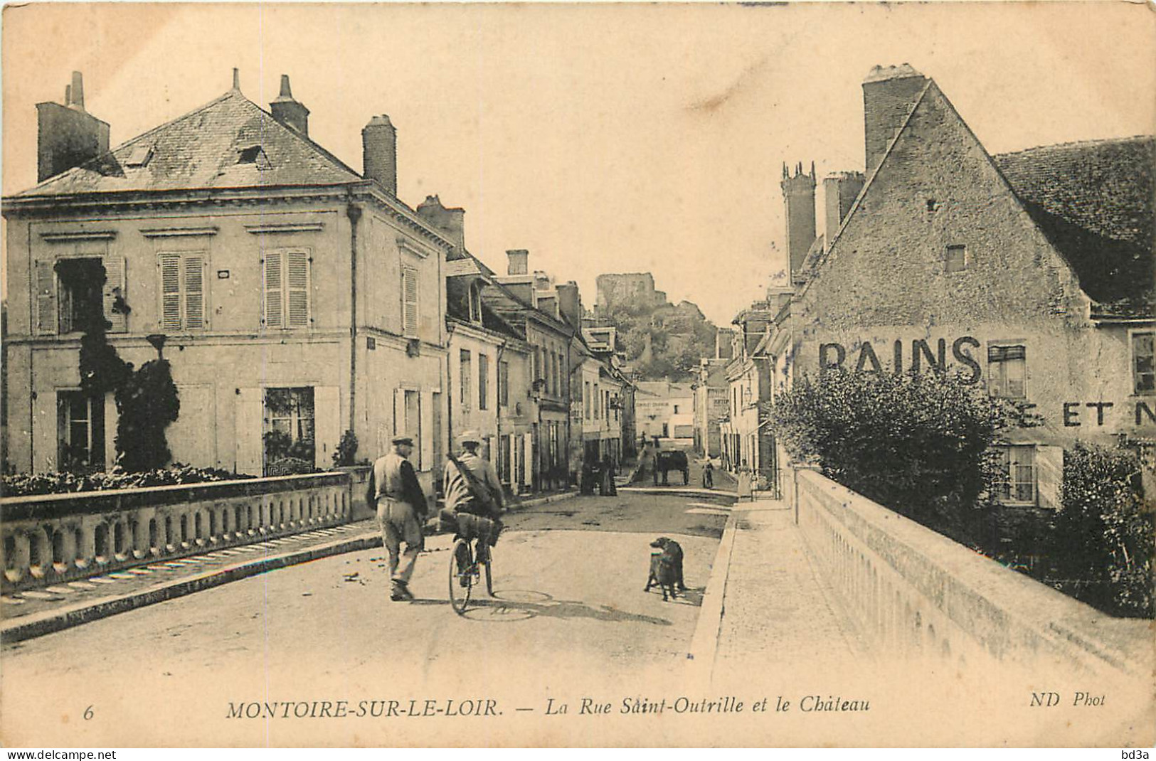  41  MONTOIRE SUR  LE LOIR   La Rue Saint Outrille Et Le Château - Montoire-sur-le-Loir