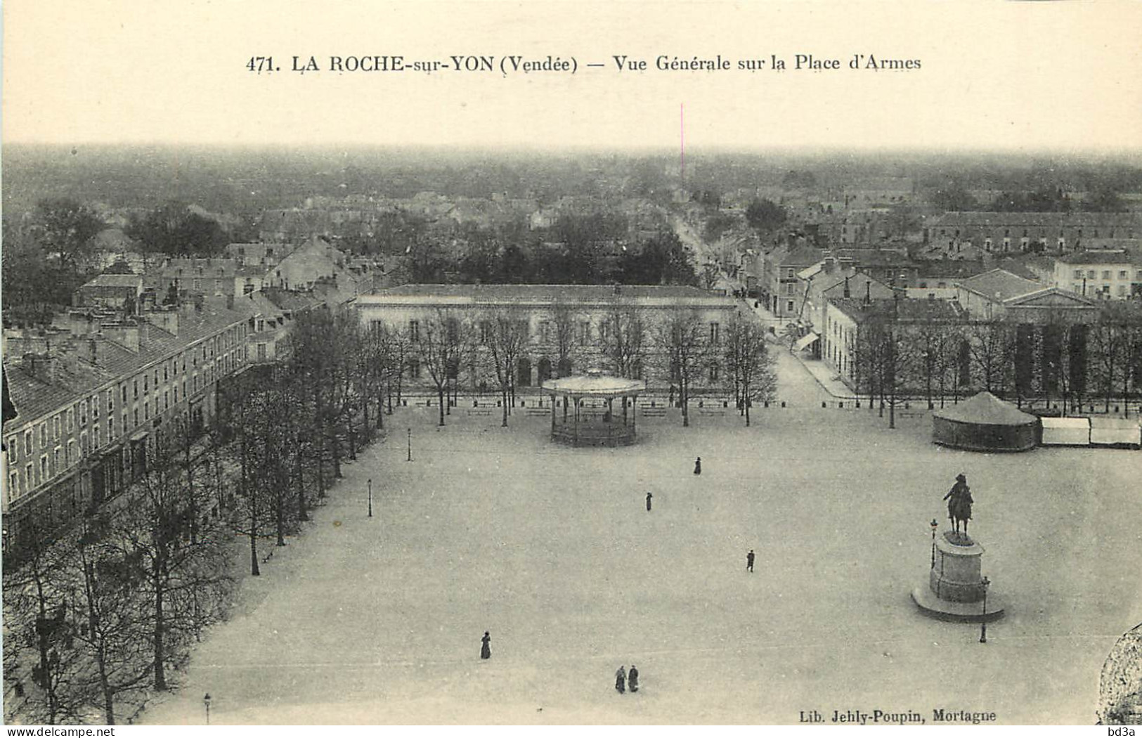  85  LA ROCHE SUR YON   Vue Générale Sur La Place D'Armes - La Roche Sur Yon