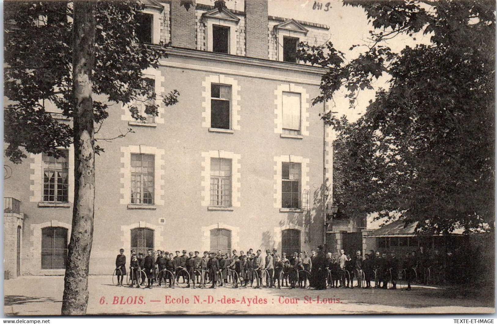 41 BLOIS - Ecole N.D Des Aydes, Le Cour Saint Louis. - Blois