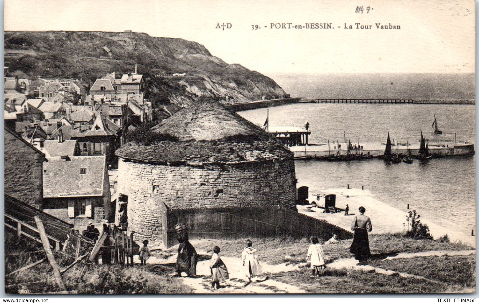 14 PORT EN BESSIN - La Tour Vauban - Port-en-Bessin-Huppain