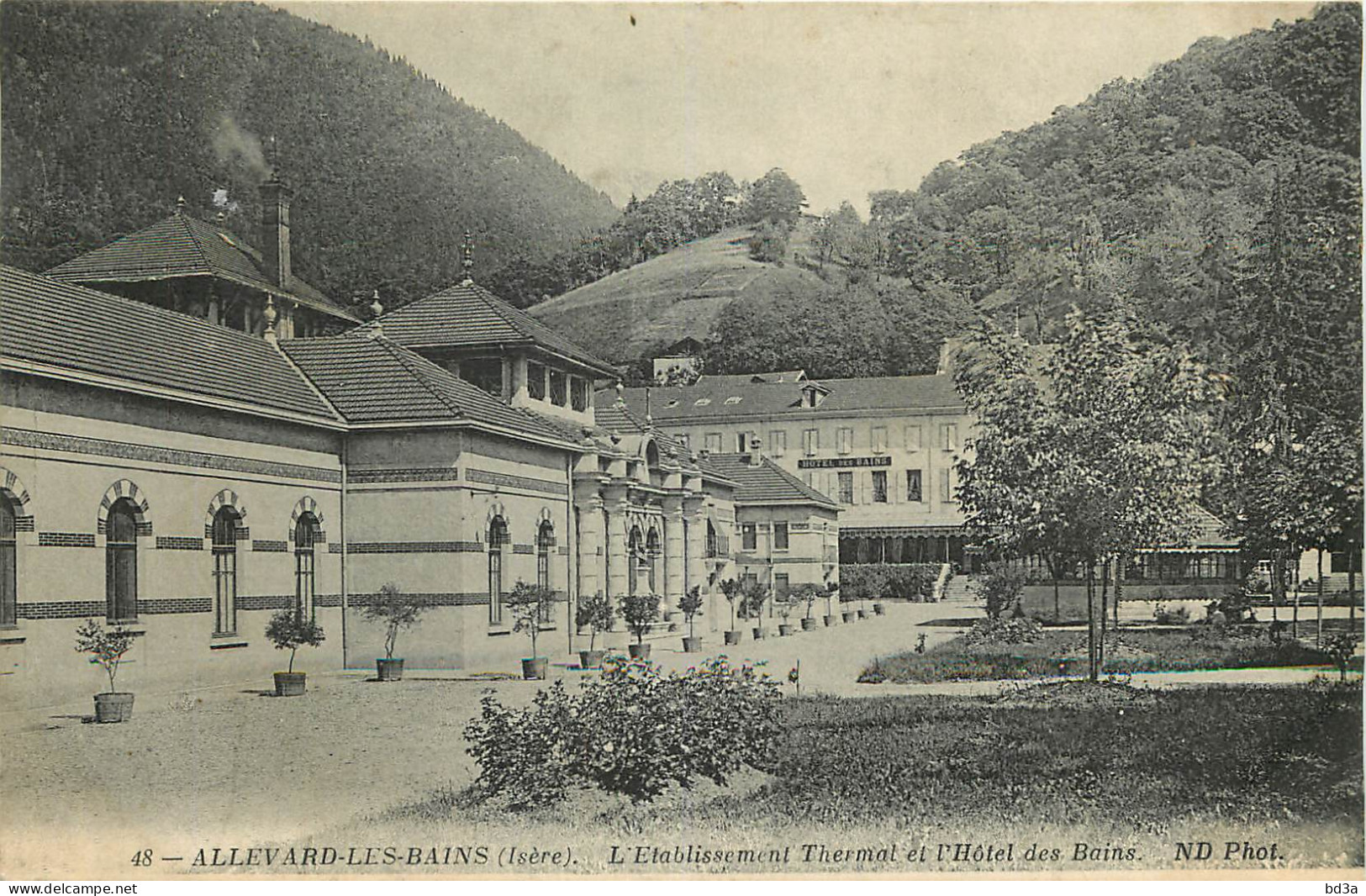  38   ALLEVARD LES BAINS  L'ETABLISSEMENT THERMAL  ET L'HOTEL DES BAINS - Allevard