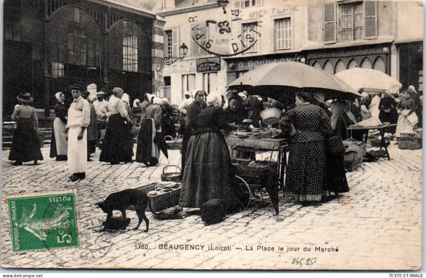 45 BEAUGENCY - La Place Le Jour Du Marche  - Beaugency