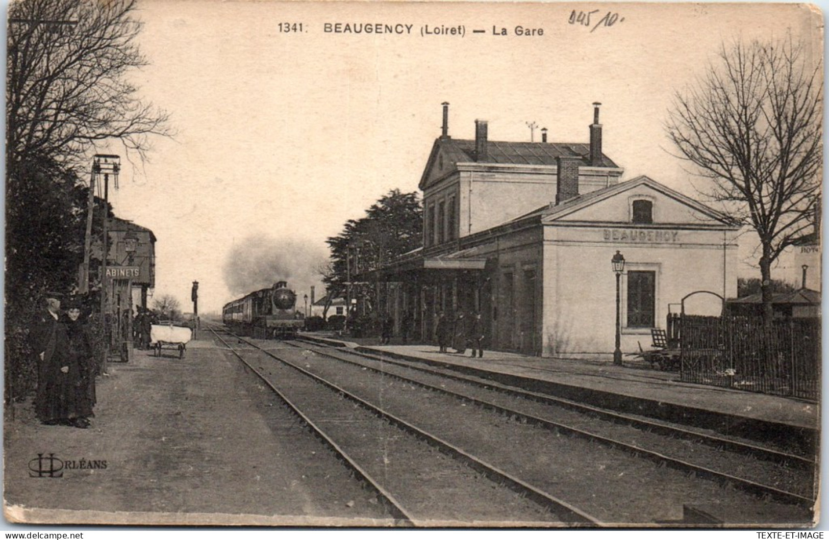 45 BEAUGENCY - Vue De L'interieur De La Gare (pli Au Centre) - Beaugency