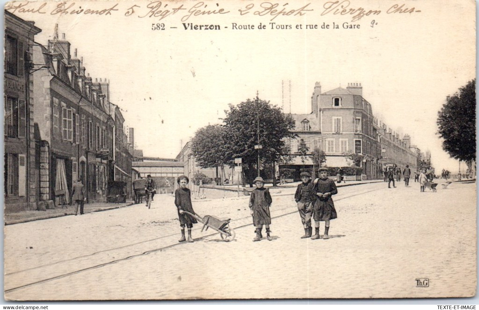 18 VIERZON - Route De Tours Et Rue De La Gare. - Vierzon