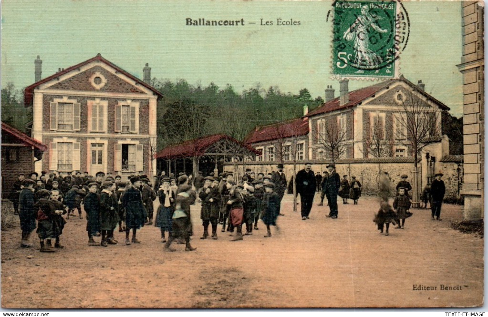 91 BALLANCOURT - Les Ecoles. - Ballancourt Sur Essonne
