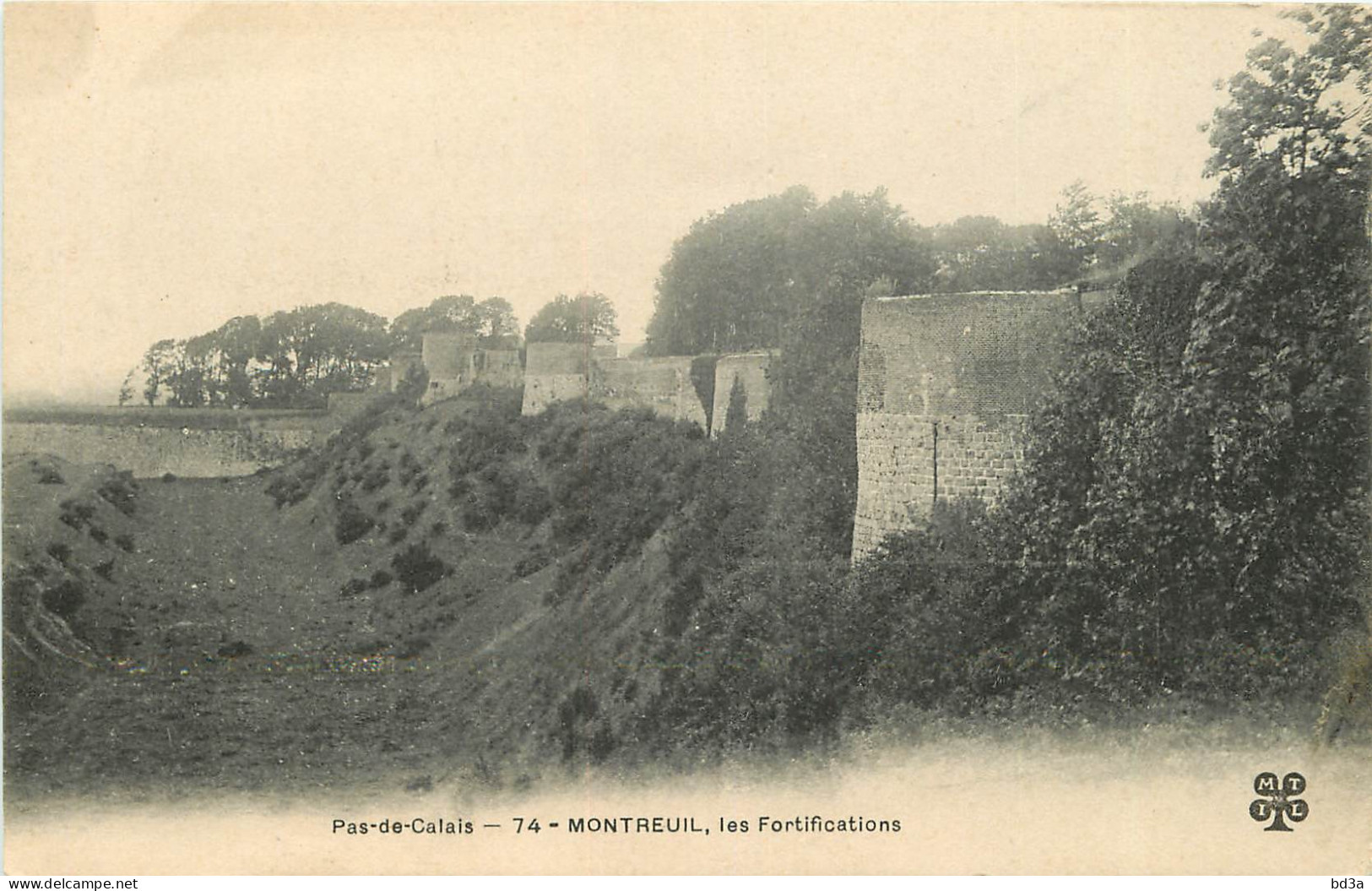 62  MONTREUIL  Les Fortifications - Montreuil