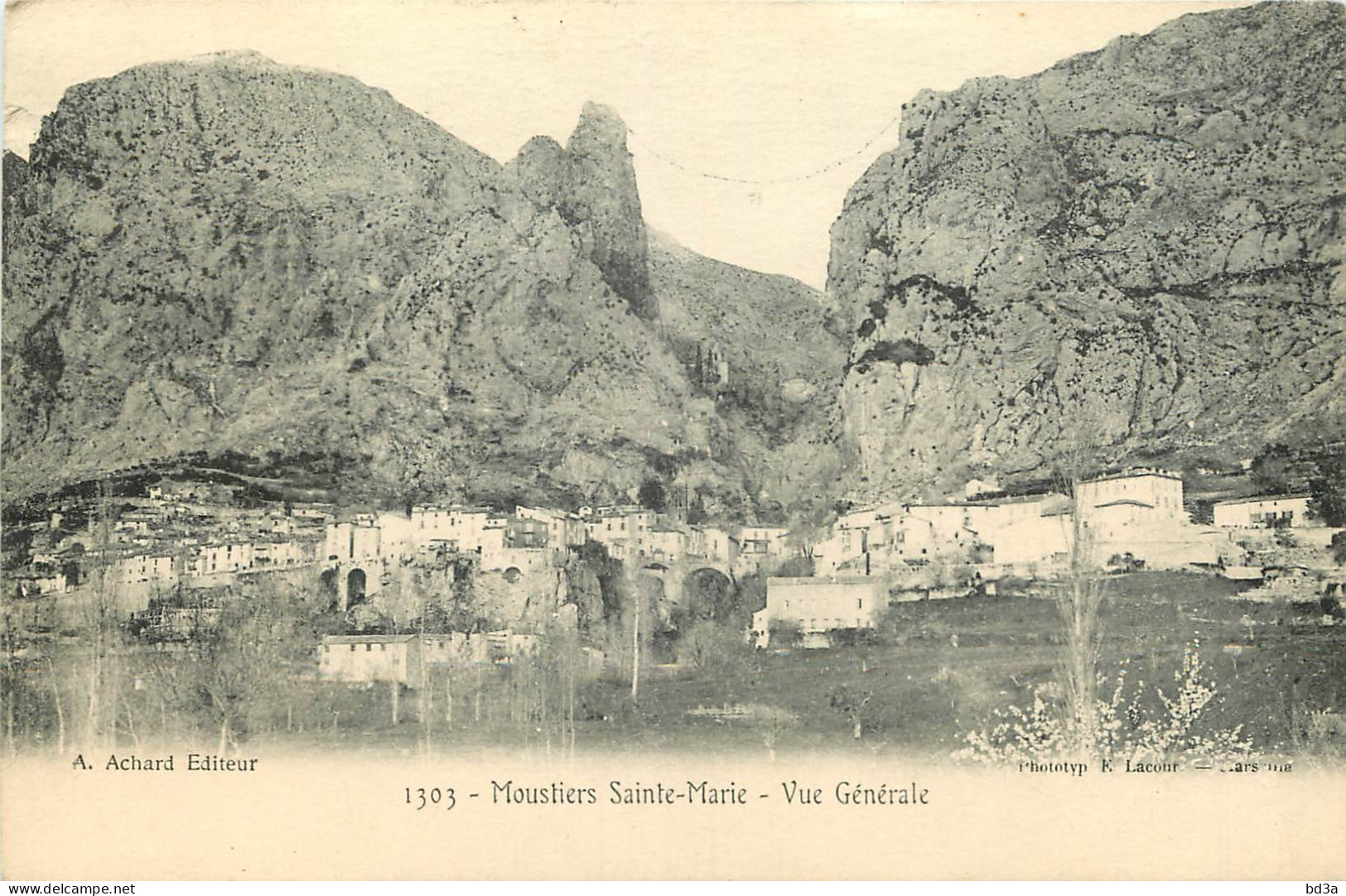  04   MOUSTIERS SAINTEMARIE  Vue Générale - Autres & Non Classés