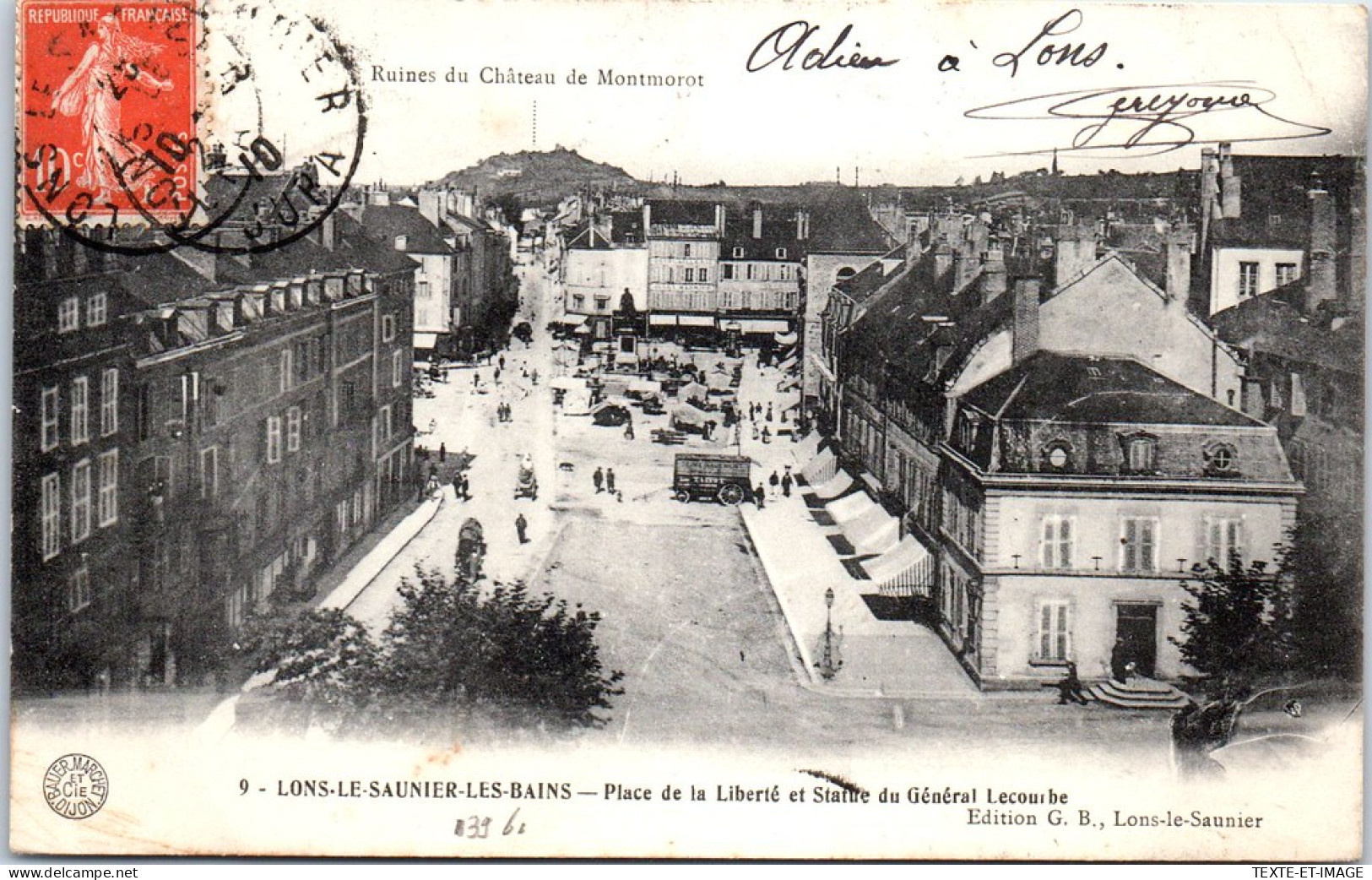 39 LONS LE SAUNIER - Vue Plongeante Sur La Place De La Liberte - Lons Le Saunier
