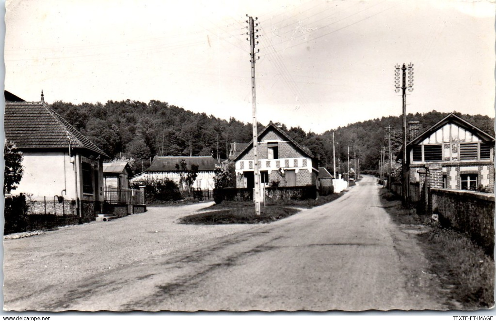 27 PONT AUTHOU - La Poste. - Altri & Non Classificati