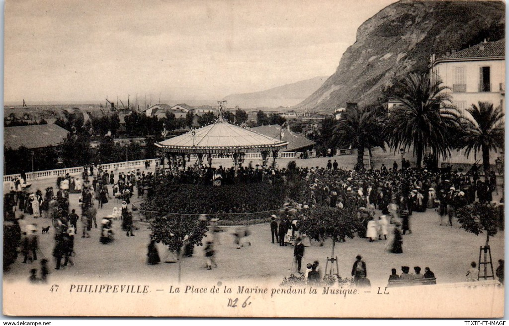 ALGERIE - PHILIPPEVILLE - La Place De La Marine Pendant La Musique - Skikda (Philippeville)