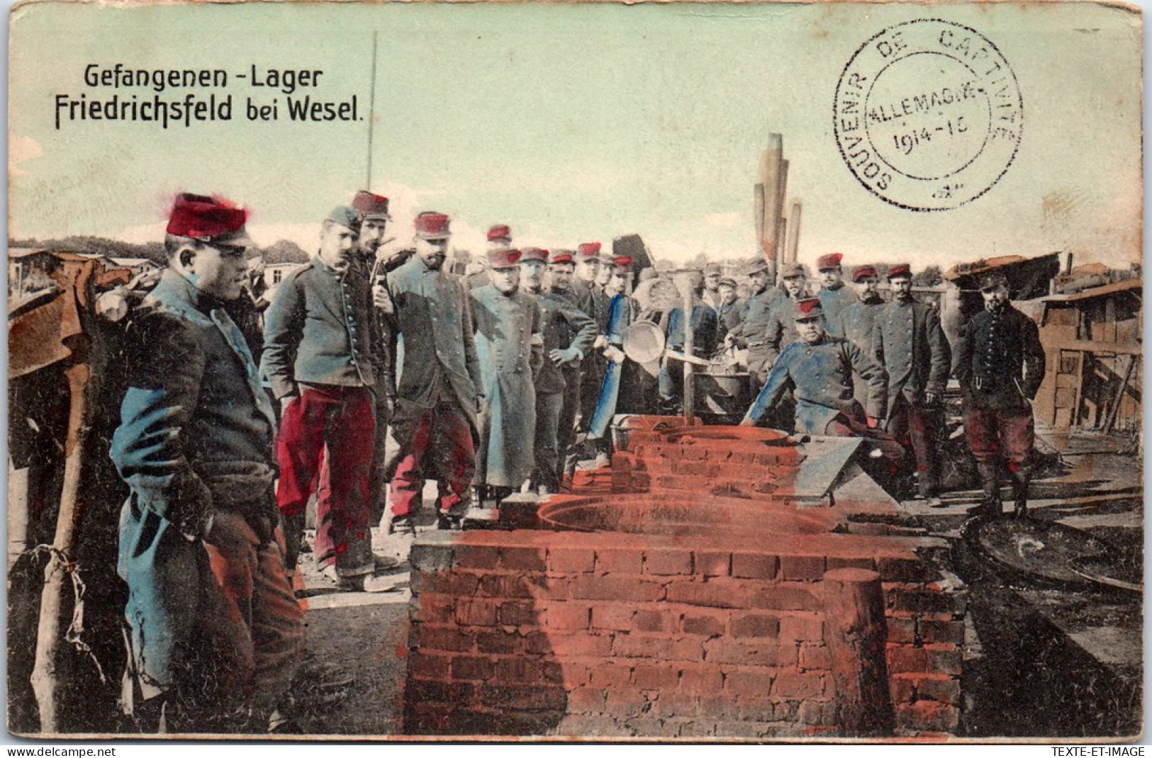 MILITARIA - 1914-1918 - Prisonniers Francais Dans Un Camp En Allemagne. - War 1914-18