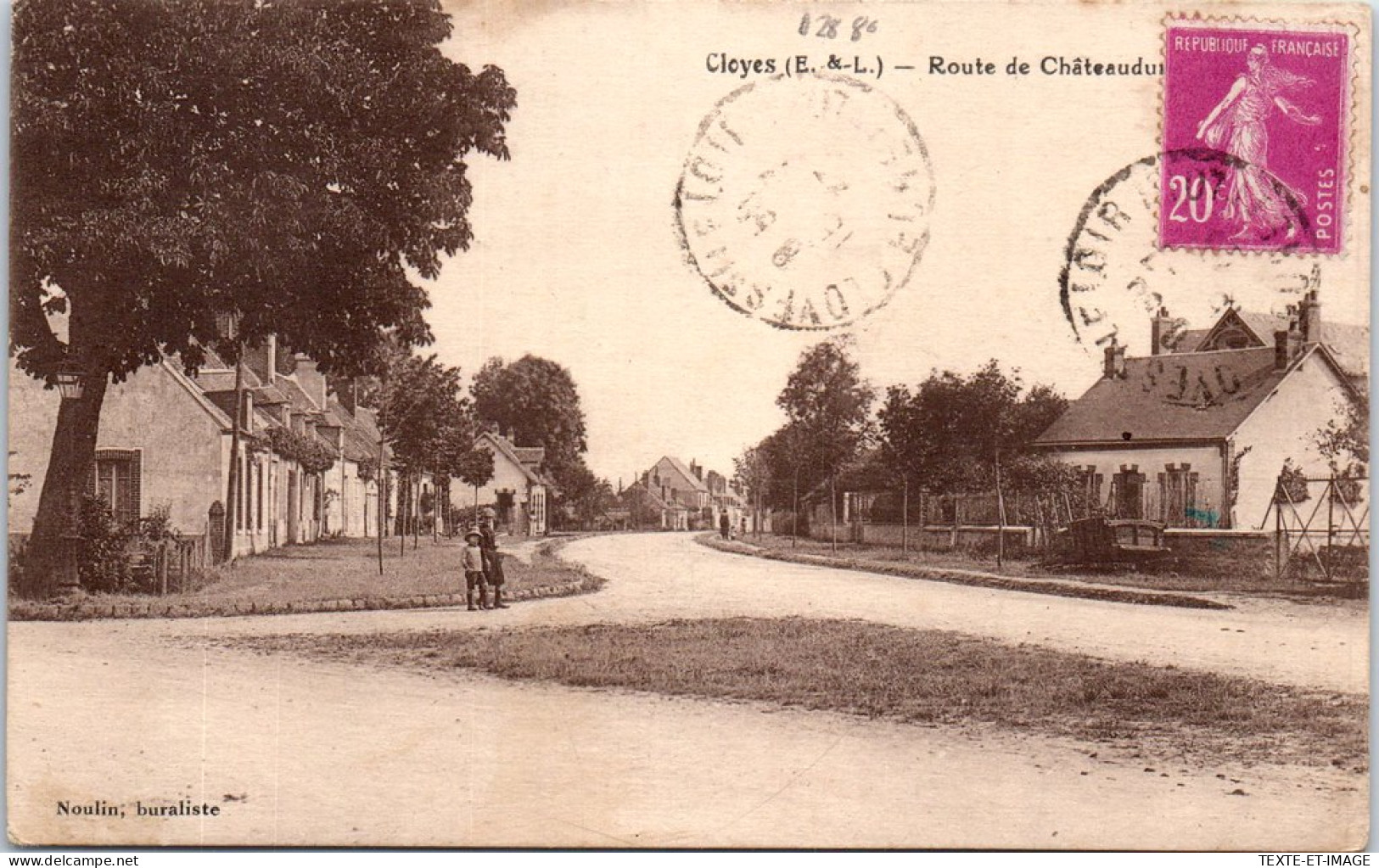 28 CLOYES - Vue Sur La Route De Chateaudun. - Cloyes-sur-le-Loir