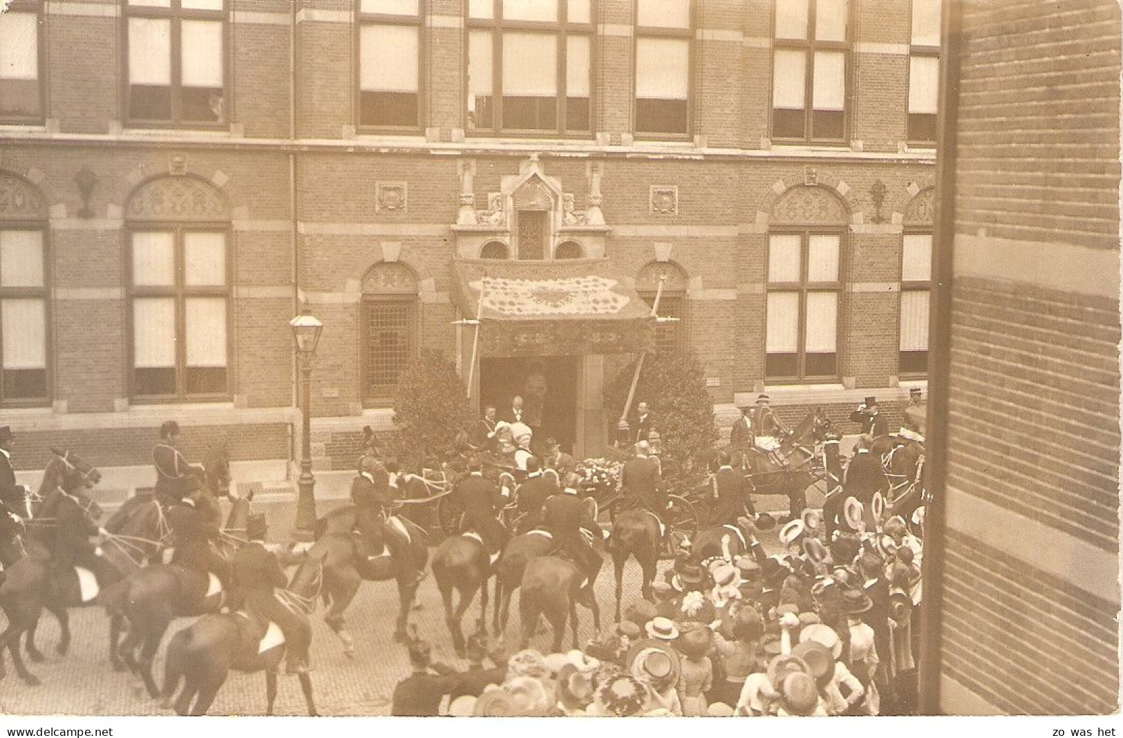 Utrecht, Bezoek H.M. Wilhelmina Aan Utrechtse Ambachtschool - Utrecht