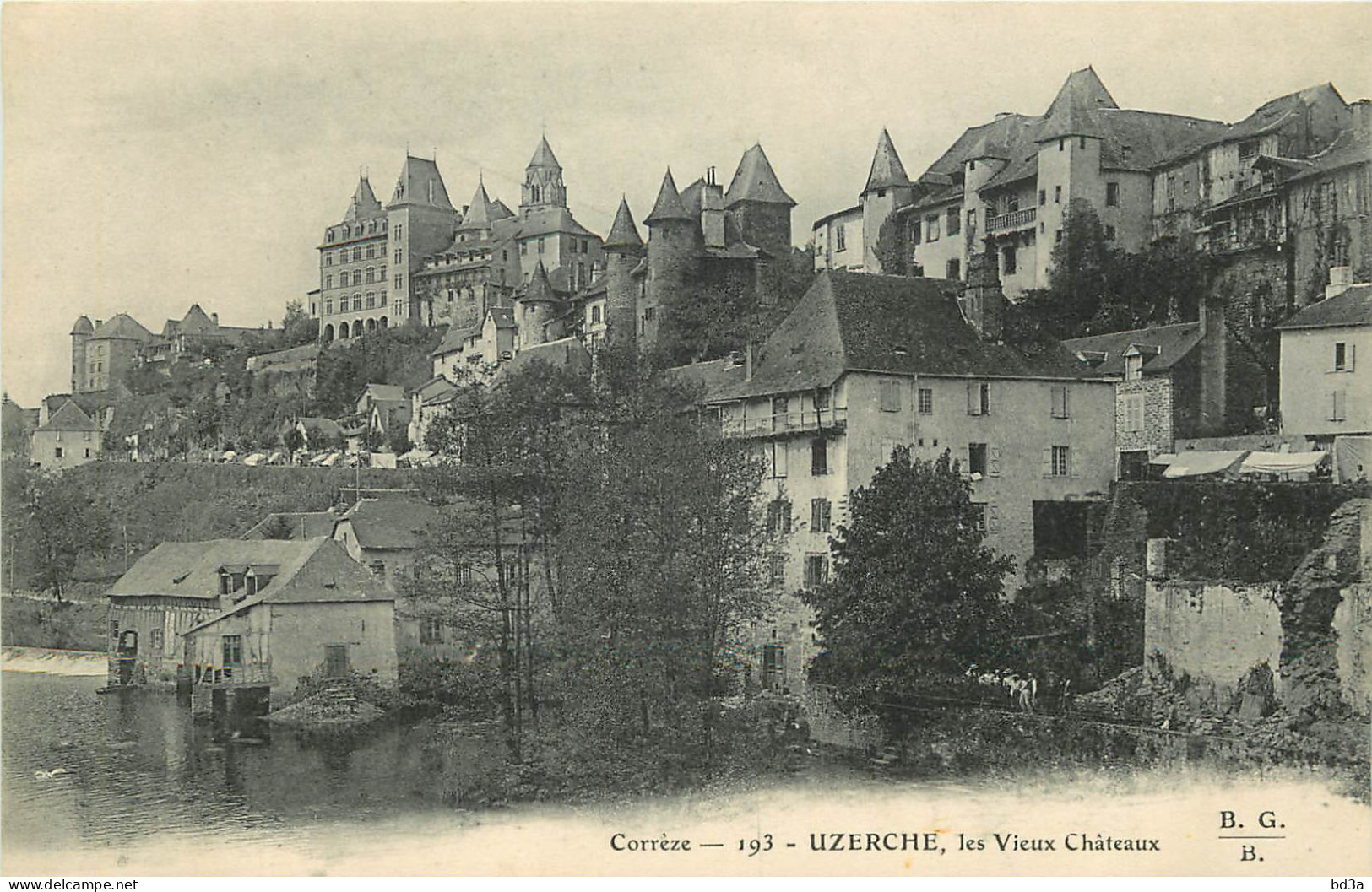  19 -  UZERCHE - LES VIEUX CHATEAUX - Uzerche