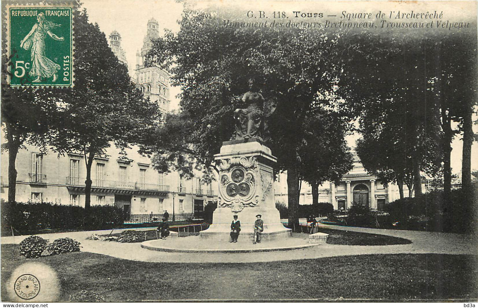 37 - TOURS -  SQUARE DE L'ARCHEVECHE - Tours