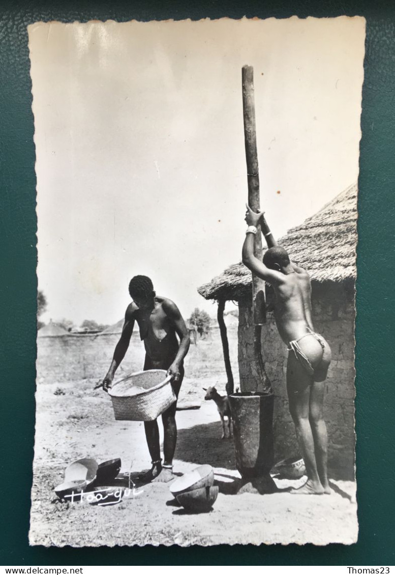 Femmes Pilant Le Mil, Lib "Au Messager", N° 104 - Tchad