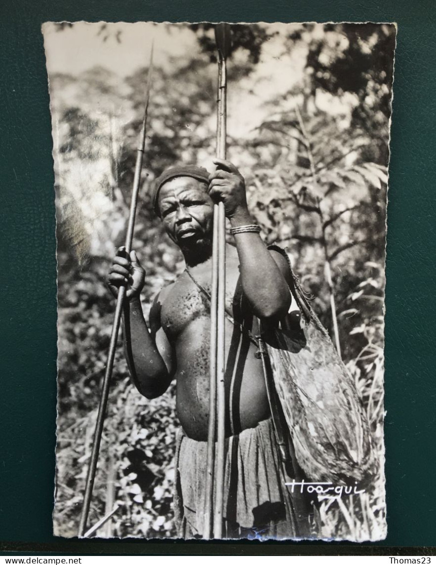Chasseur Dans La Fôret, Lib "Au Messager", N° 148 - Repubblica Centroafricana