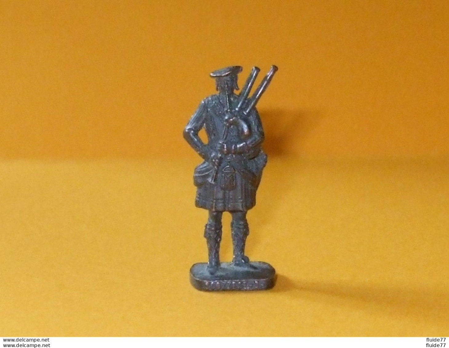 @ ECOSSAIS-3 De 1743  - Joueur De Cornemuse @ - Metal Figurines
