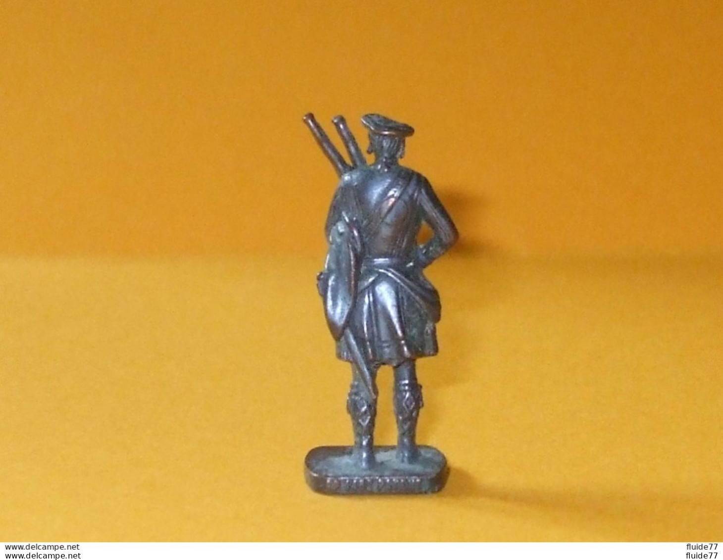@ ECOSSAIS-3 De 1743  - Joueur De Cornemuse @ - Metal Figurines