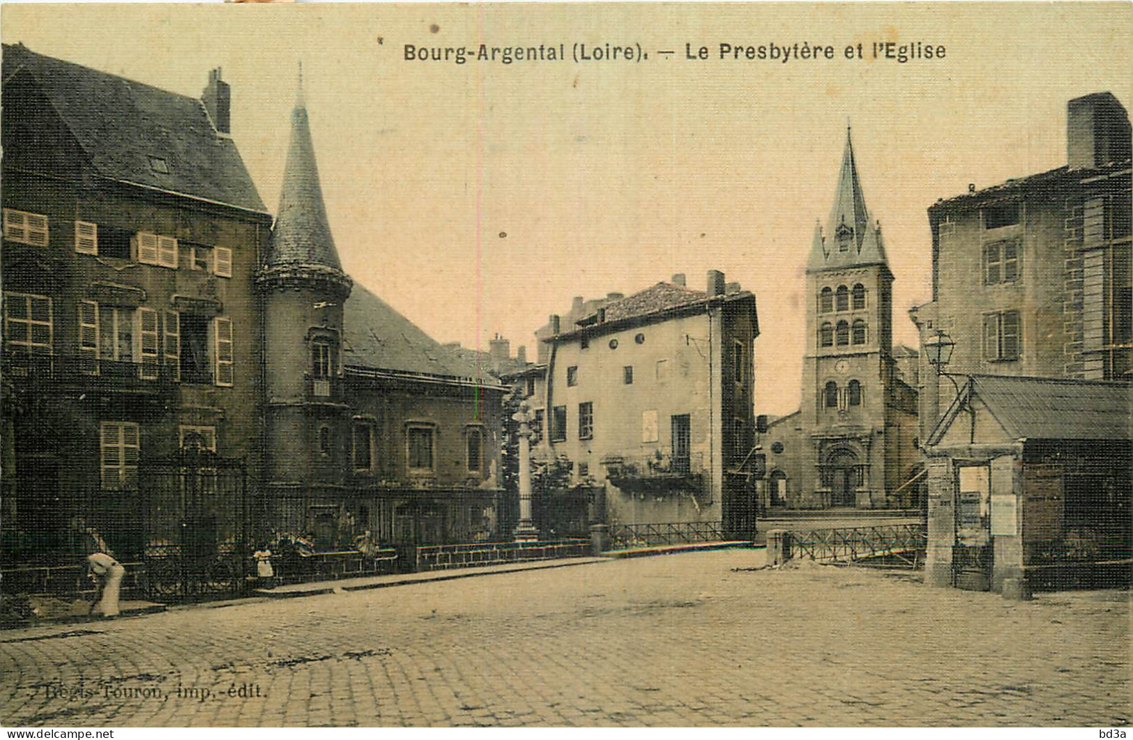 42 -  BOURG ARGENTAL - LE PRESBYTERE ET L'EGLISE  - Bourg Argental