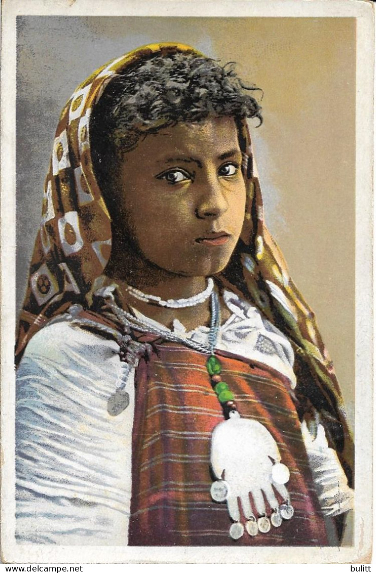 AFRIQUE - Jeune Fille Africaine - Aucun Détail Sur Cette Carte - Non Classés