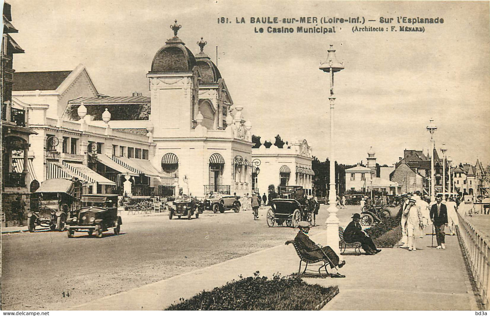   44 -  LA BAULE SUR MER -  SUR L'ESPLANADE - LE CASINO MUNICIPAL - La Baule-Escoublac