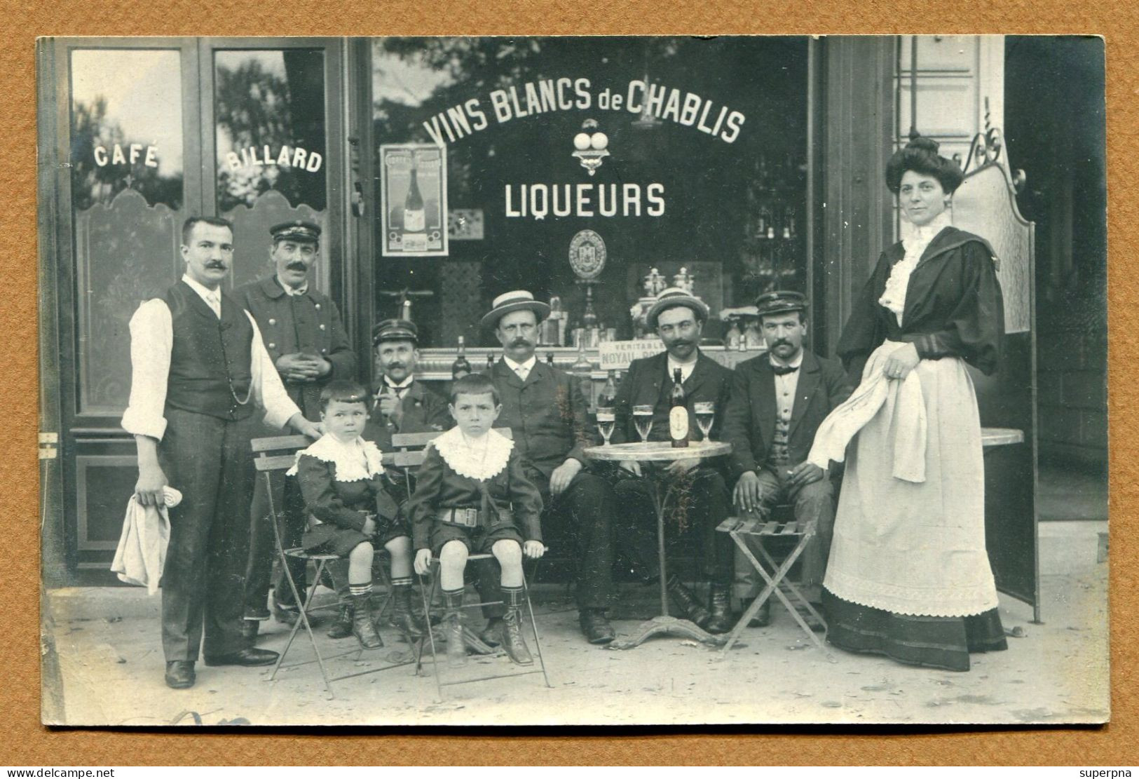 CAFE - RESTAURANT  : " VINS BLANC DE CHABLIS "  Carte à Localiser PARIS ? - A Identifier