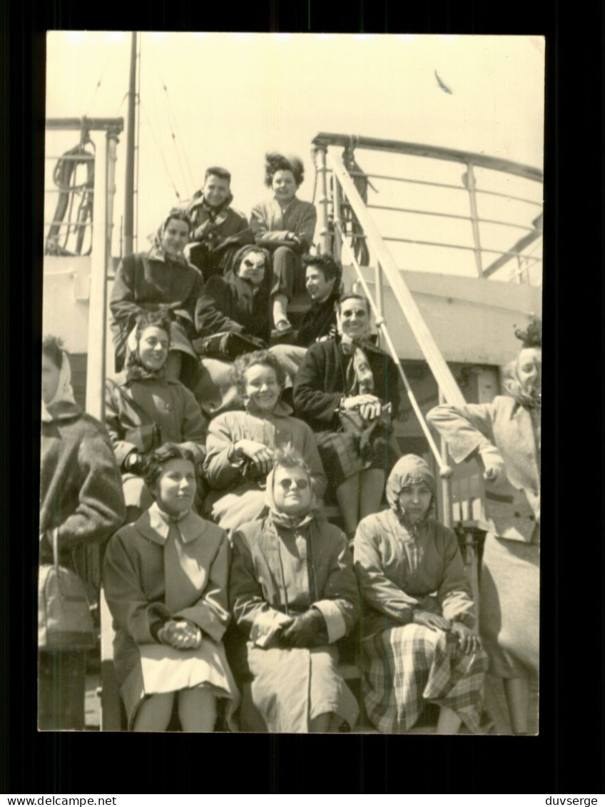 Photo Paquebot Liner De Marseille à Alger   Pendant La Traversée  Avril 1954  ( Format 7,3cm X 10,3cm ) - Bateaux