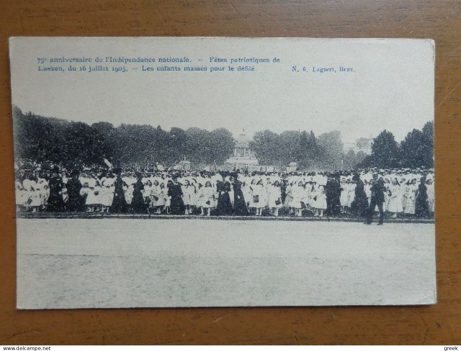 Laeken: Du 16 Juillet 1905, Les Enfants Massés Pour Le Défilé -> Onbeschreven - Laeken