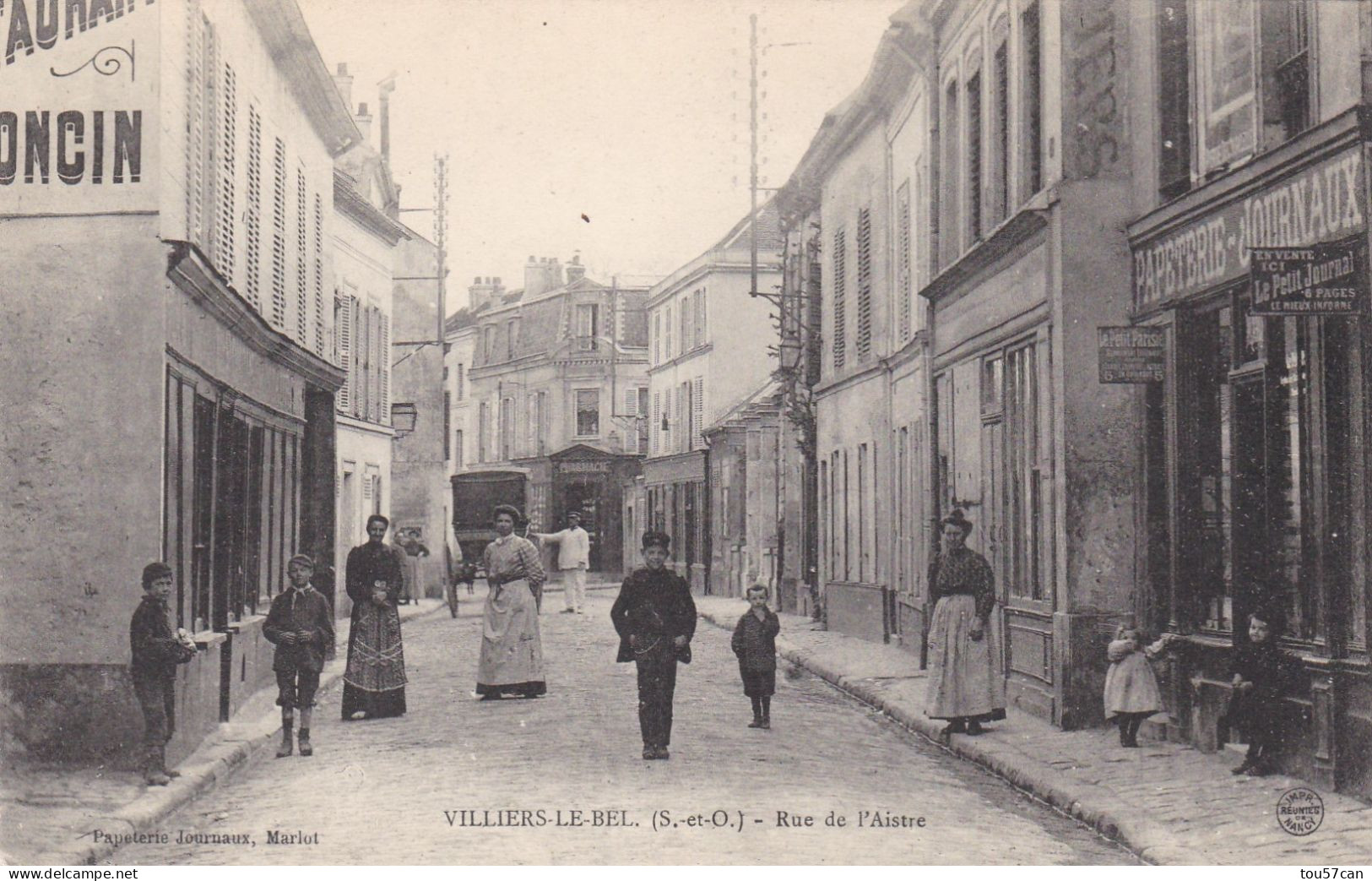 VILLIERS LE BEL  -  VAL D'OISE  -  (95)  -  CPA  BIEN  ANIMEE  -  RUE  DE  L'AISTRE. - Villiers Le Bel