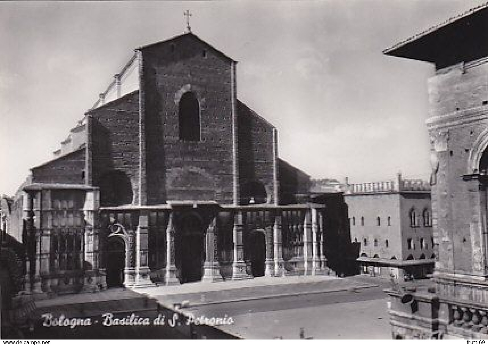 AK 216720 ITALY - Bologna - Basilica Di S. Petronia - Bologna