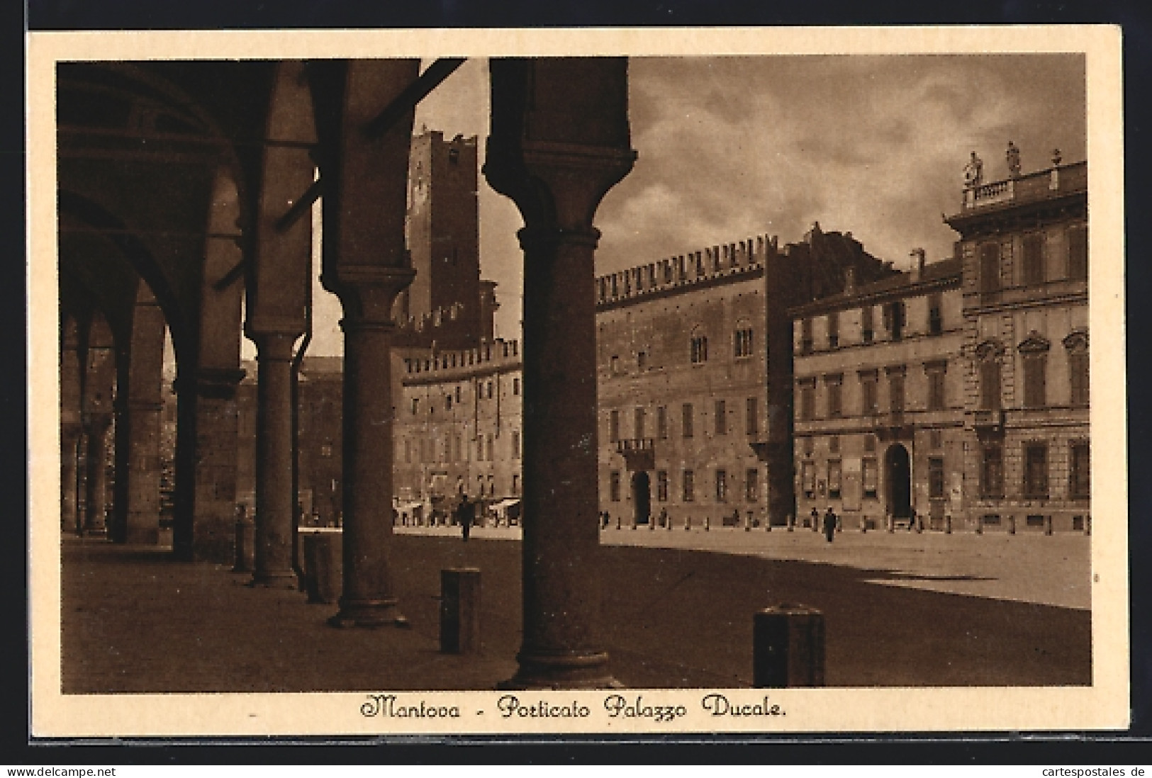 Cartolina Mantova, Porticato Palazzo Ducale  - Mantova