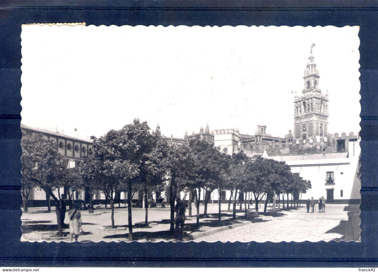 Espagne. Sevilla. Palais Royaux. Cour Des Drapeaux. Cpsm Petit Format - Sevilla (Siviglia)
