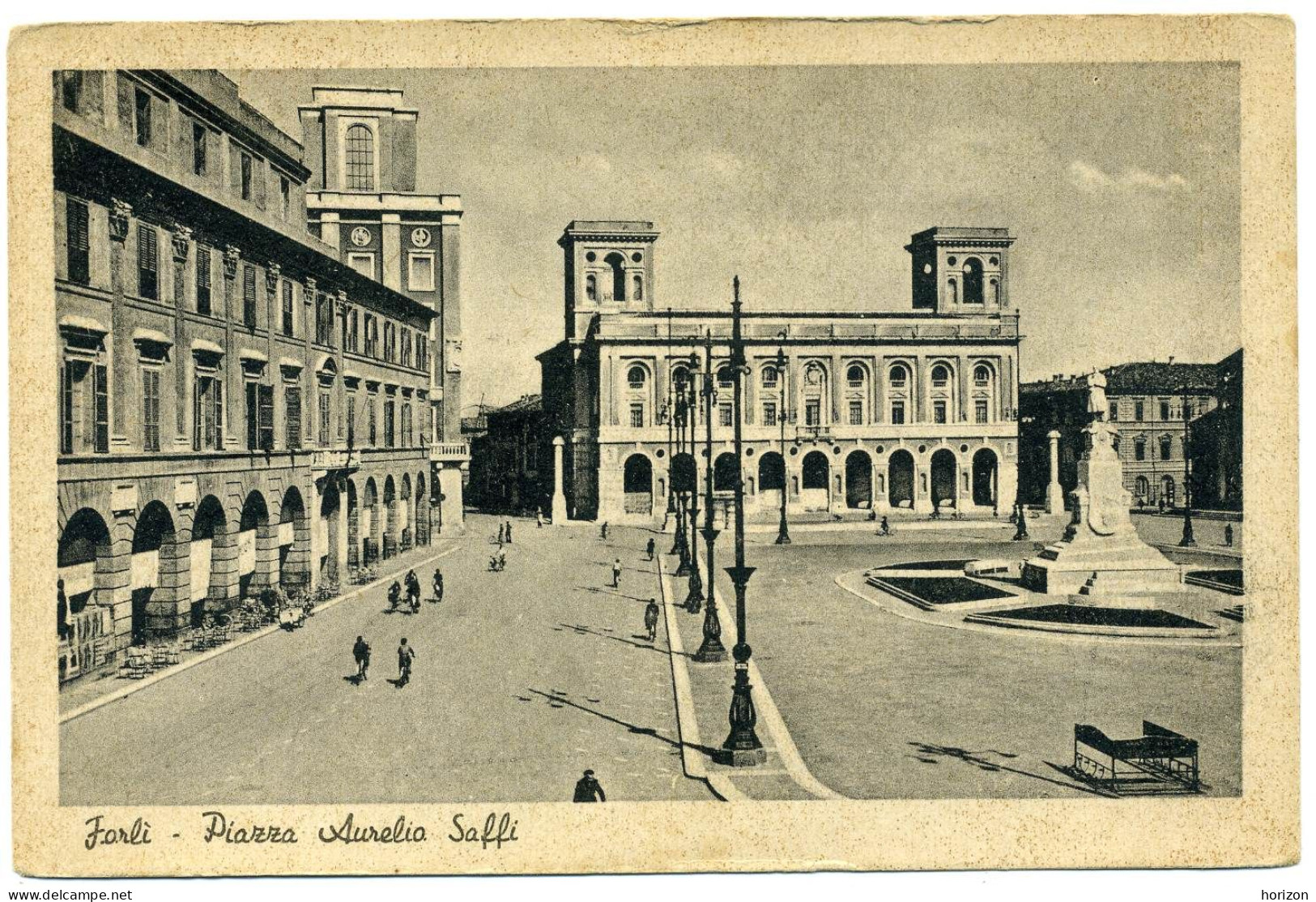 G.580  Forlì -- Piazza Aurelio Saffi - Lotto Di 2 Vecchie Cartoline - Forli
