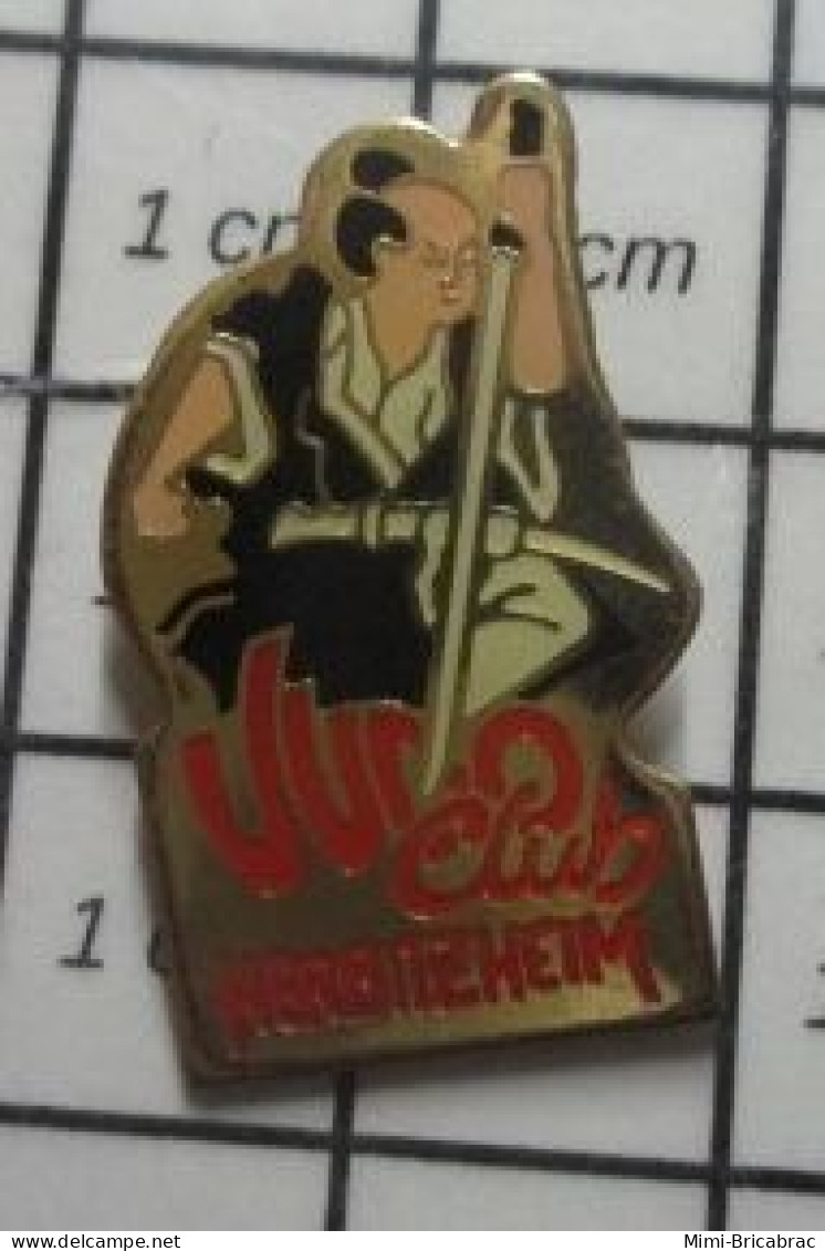 310A Pin's Pins / Beau Et Rare : SPORTS / JUDO CLUB SAMOURAI HERBITZHEIM - Judo