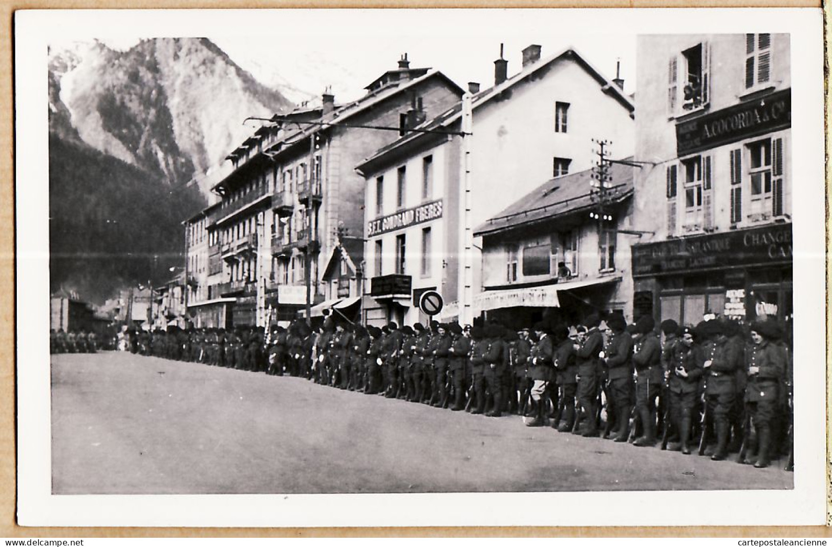 27770 /⭐ ◉  ♥️ MODANE 73-Savoie Carte-Photo 1950s Revue Militaire CHASSEURS-ALPINS PLace Gare COCORDA Agence Change - Modane