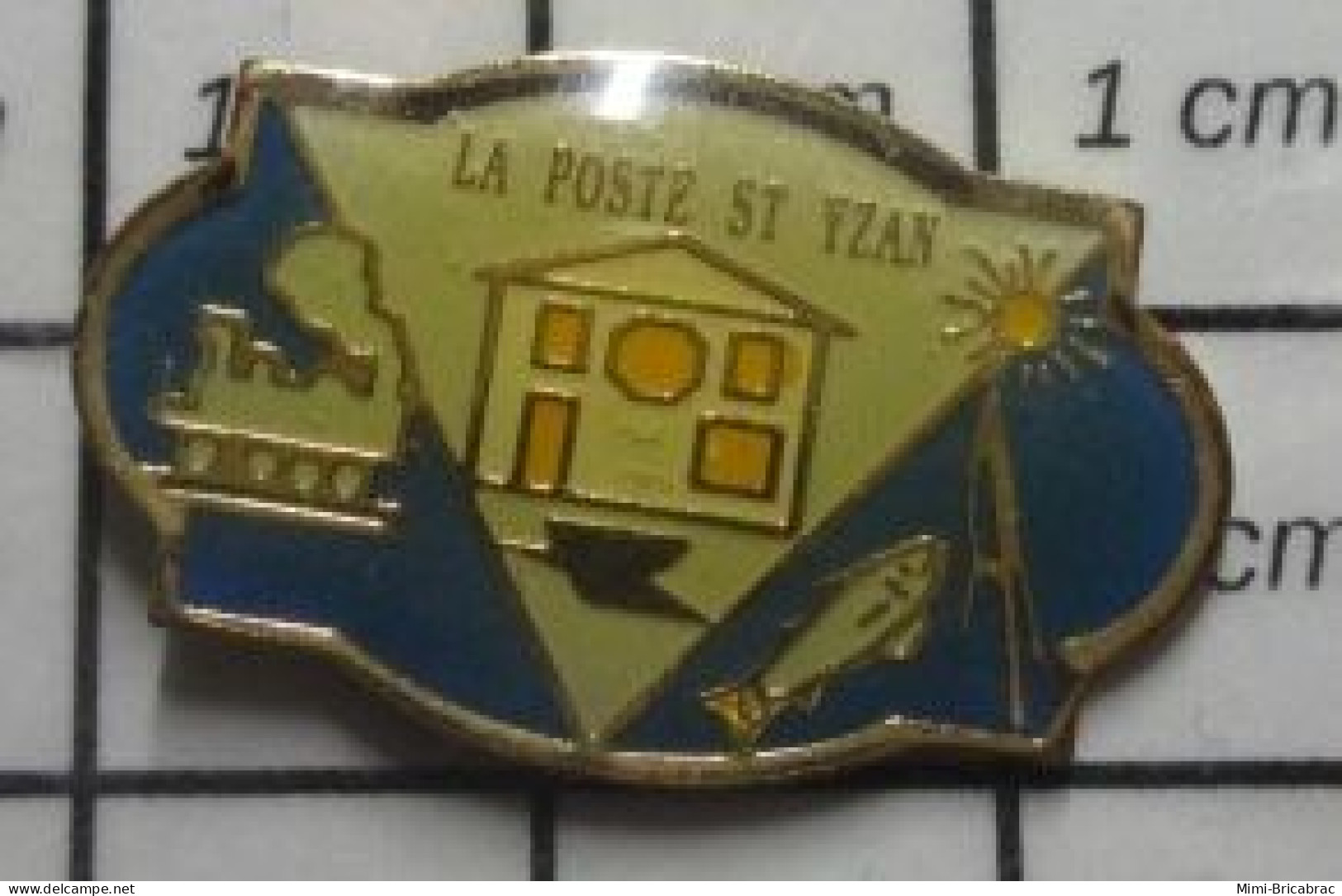 313H Pin's Pins / Beau Et Rare / POSTES / LA POSTE ST YZAN LOCOMOTICE POISSON GIRONDE - Poste