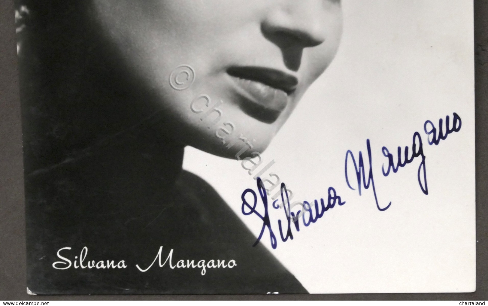 Fotocartolina Con Autografo Dell'attrice Silvana Mangano - 1960 Ca. - Autres & Non Classés